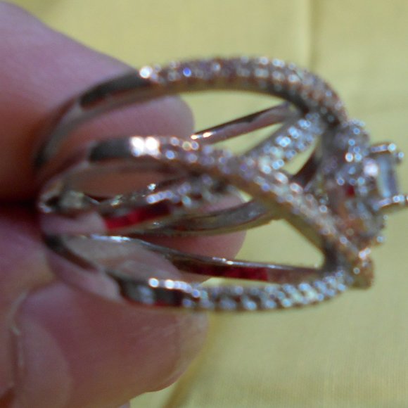 Silver and Rose Gold CZ Ring - Picture 5 of 6